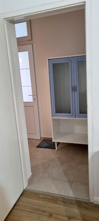 Folic Apartment *