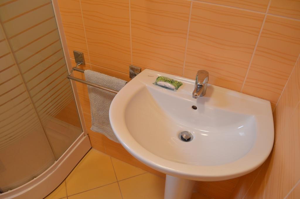Folic Apartment Sutomore