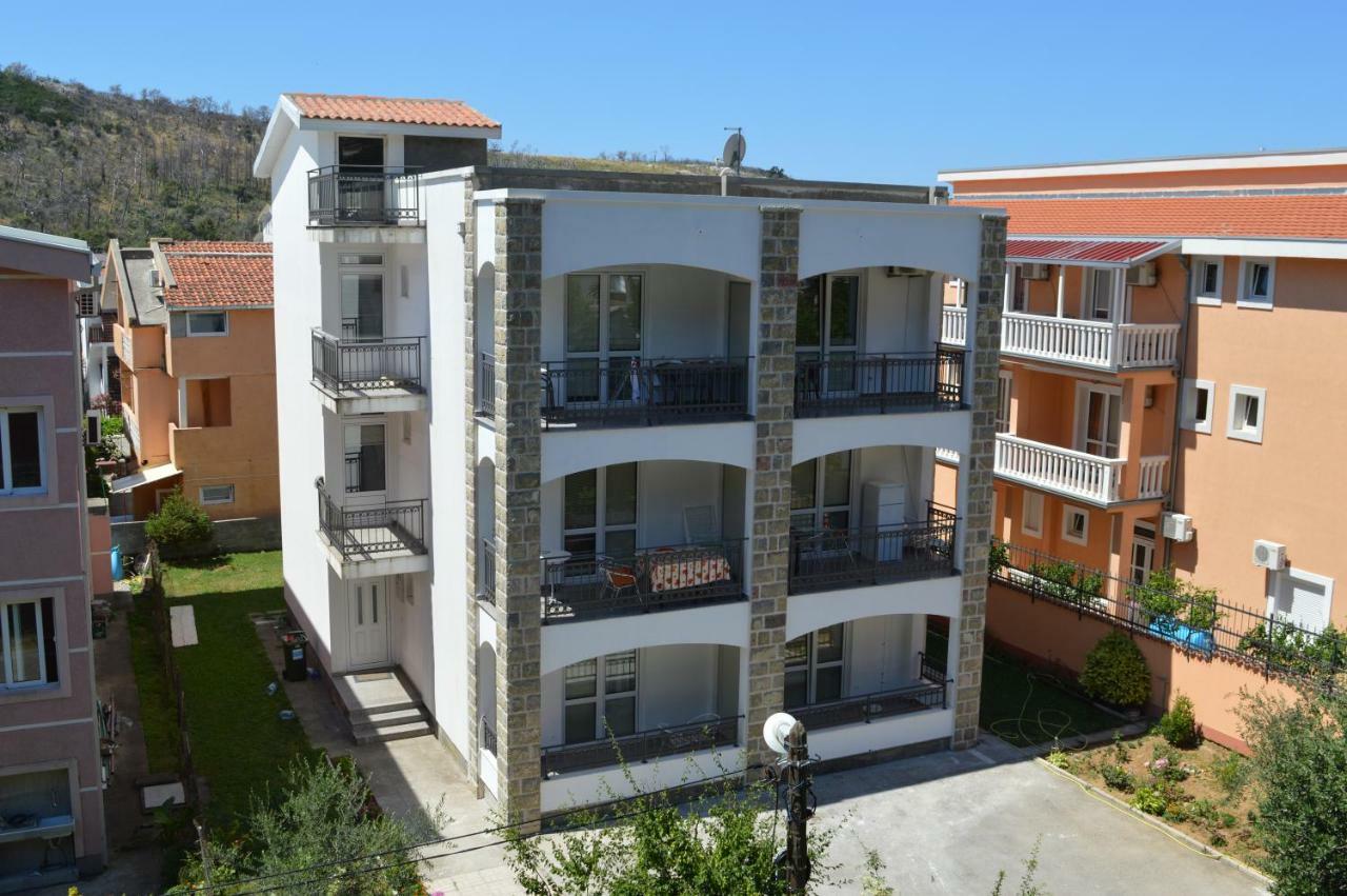 Apartment Folic