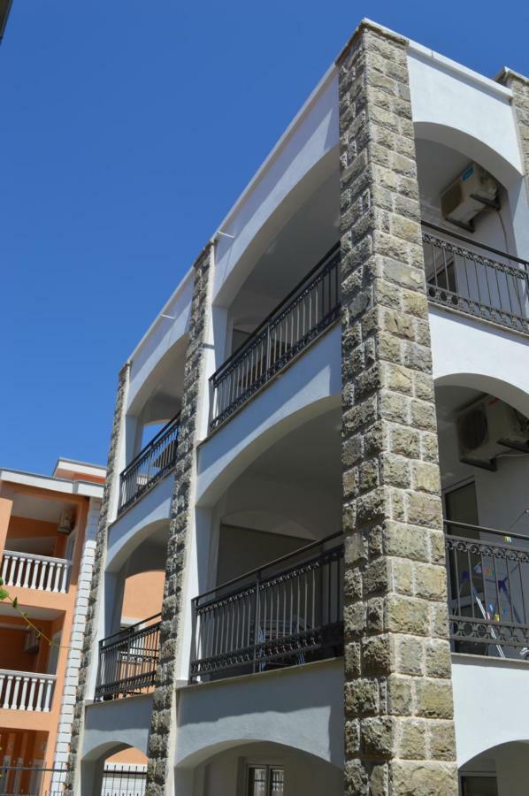 Apartment Folic